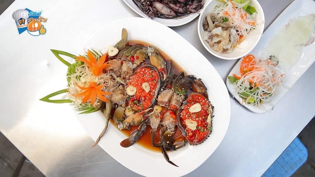 ศรีสวัสดิ์ชวนชิม ร้านหมึกเป็นซาซิมิ เมนูปูไข่ดอง<br>