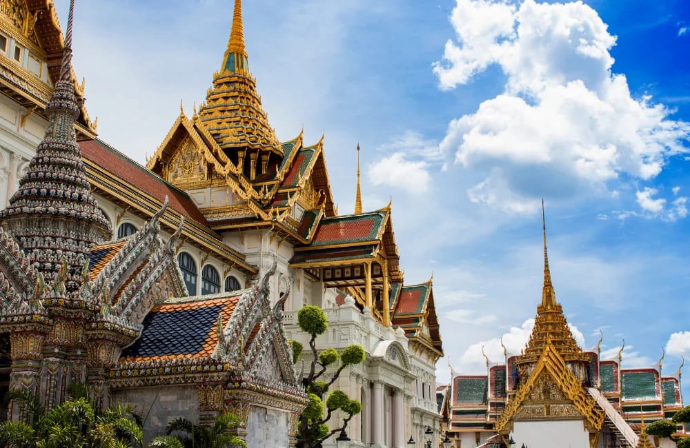 แชร์พิกัด 15 วัดสวยๆ ใกล้กรุงเทพ เหมาะไปขอพรเสริมโชคลาภ